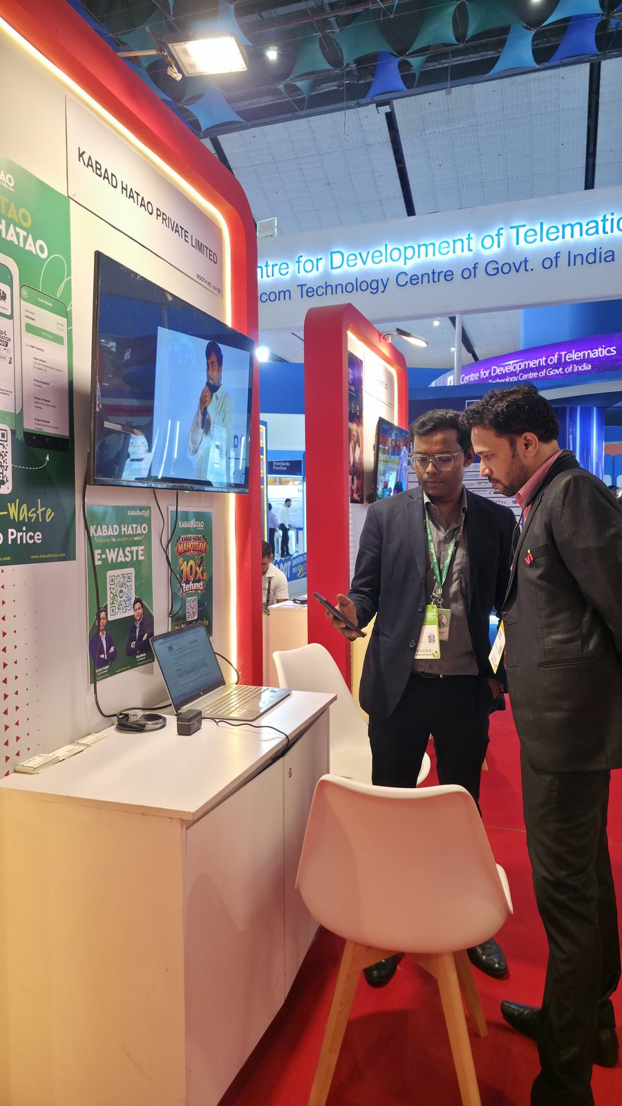 Visitor at the Kabad Hatao counter during India Mobile Congress.