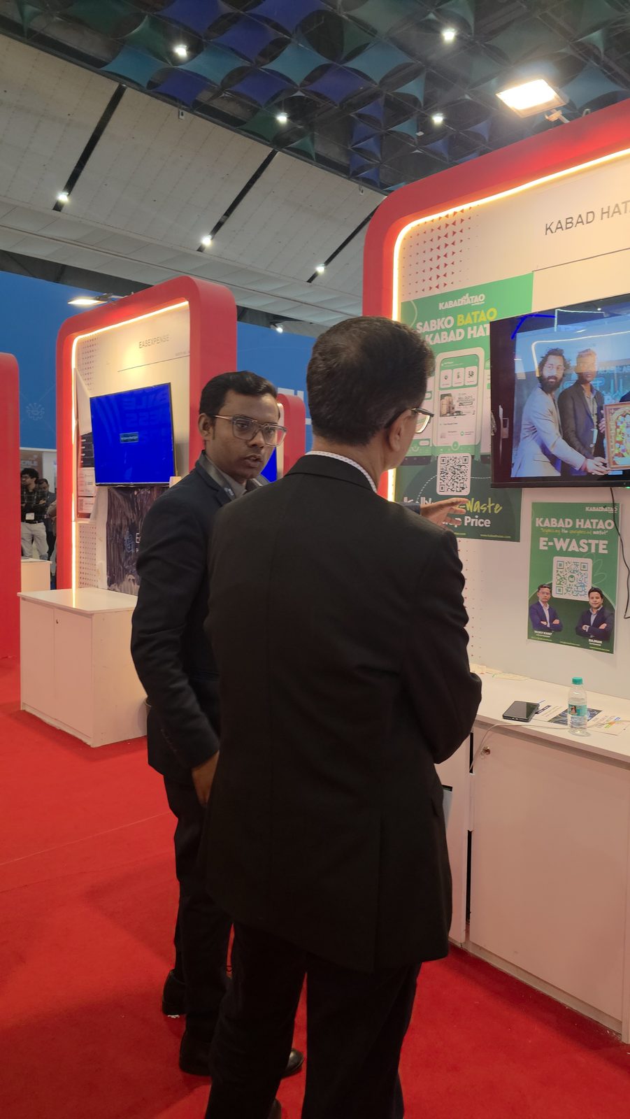A walk through the exhibition halls.