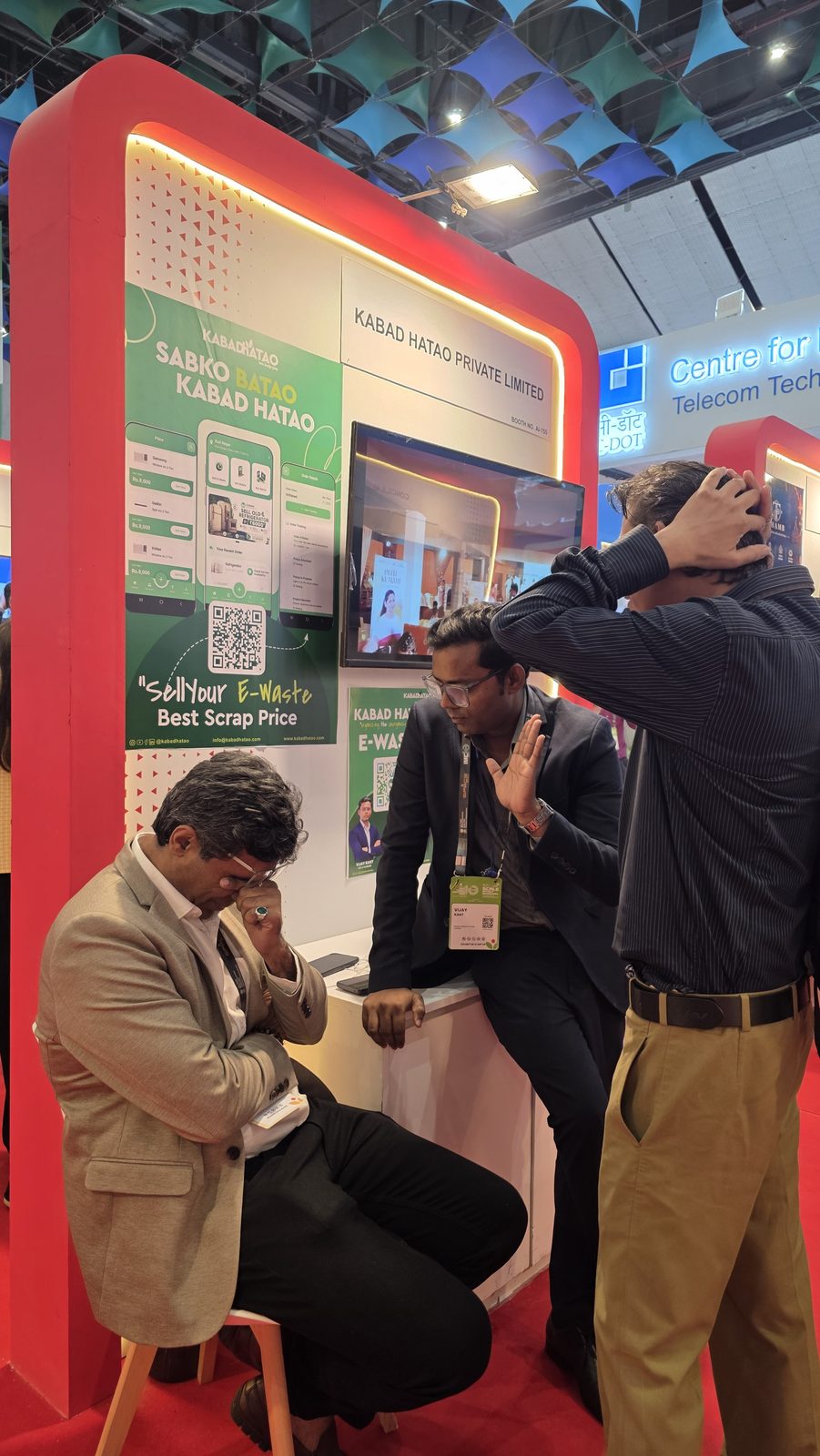Another conversation at booth AI-155 on day 3.