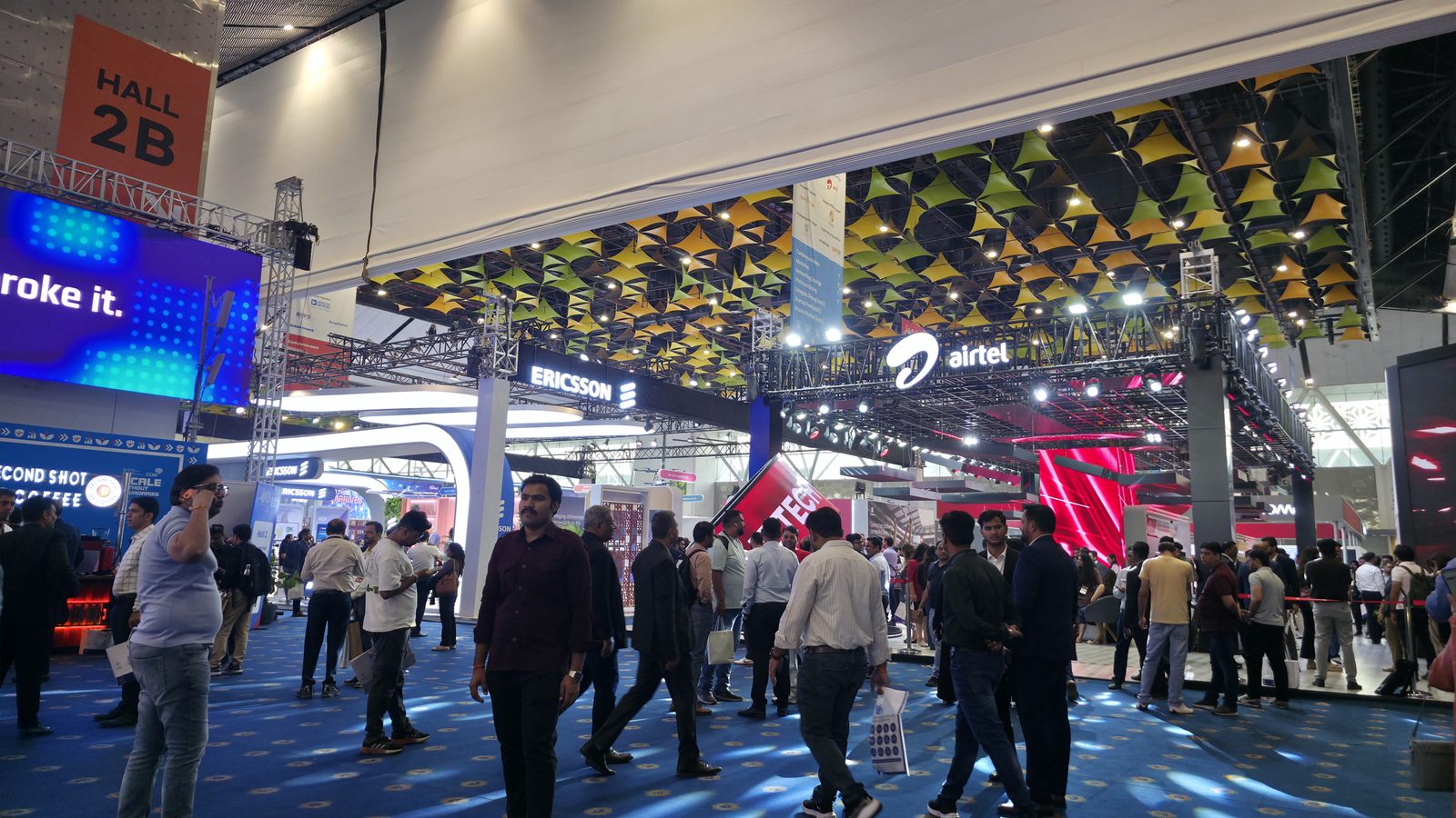 A wide look across the exhibition halls at Yashobhoomi.